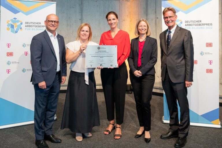 Der Deutsche Arbeitgeberpreis für Bildung 2022 geht an die Evangelische Grundschule Wilmersdorf