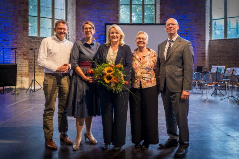 Langjährige kaufmännische Vorständin in den Ruhestand verabschiedet 